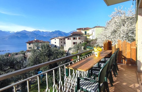 Assenza Apartment | Apartament Malva 2 with balcony and amazing lake view