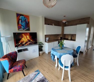 Charzykowy Apartment | Apartament Kinowy z Tarasem Widokowym i Netflixem PanTuNieSpał