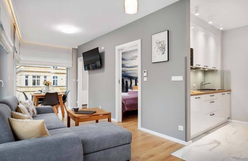 Swinoujscie Apartment | Apartament Lissa | By the Promenade | Desk