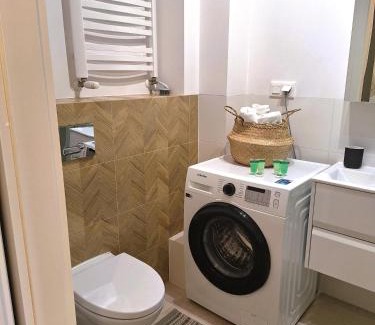 Serock Apartment | Apartament Złoty Trójkąt z garażem podziemnym INTERNET światłowodowy 1000 Mbs Telewizja kablowa 205 programów