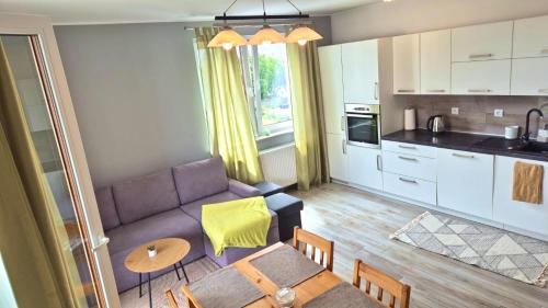 Wrzesnia Apartment | Apartament z balkonem -WiFi-Parking -przy A2
