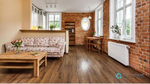 Oliwa Apartment | Apartament z Werandą w Dworku Oliwskim