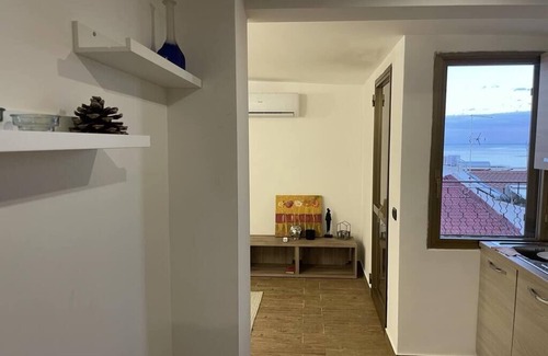 Giardini Naxos Apartment | Apartament z widokiem na morze 20 m od plaży w Giardini Naxos na Sycylii.