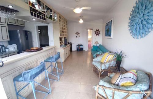 Pereque-Mirim Apartment | Apartamento - 100m da Praia das Toninhas - Condomínio Wembley Tênis, com piscina, estacionamento, portaria 24h, perto da praia, restaurante, lazer, Ar condicionado