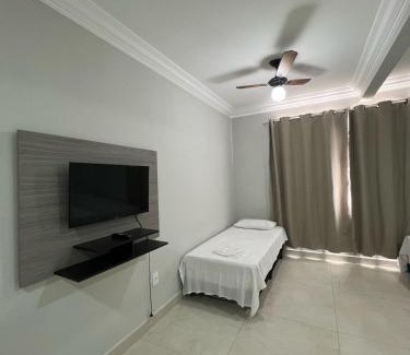 Patos de Minas Apartment | Apartamento 101 - Suíte ampla para grupos e empresas