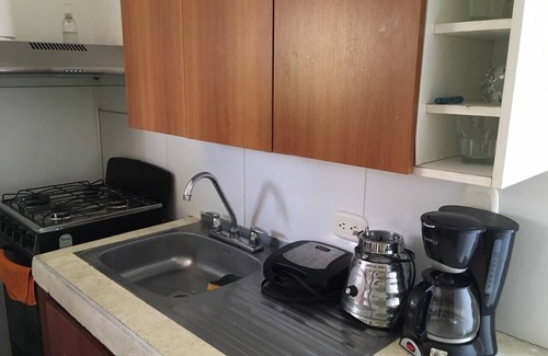 Comuna 2 Apartment | APARTAMENTO 202 cerca playa los cocos