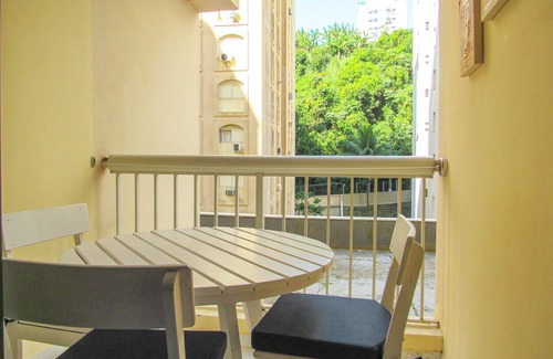 Morro do Maluf Apartment | Apartamento a 70m da Praia de Pitangueiras/SP
