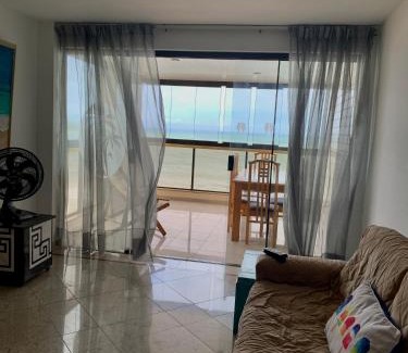Praia do Morro Apartment | Apartamento Beira-Mar na Praia do Morro ideal para Famílias e Grupos 10 pessoas
