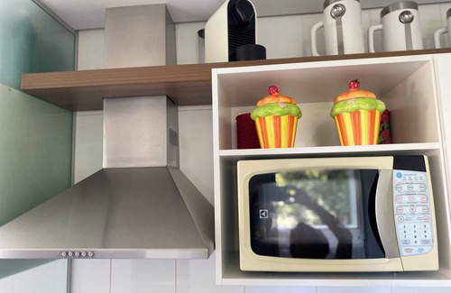 Sion Apartment | Apartamento Inteiro Para 03 Pessoas com ar, Garagem e Wi-fi. Pet Friendly
