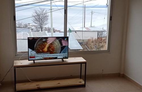 Province of Tierra del Fuego Apartment | Apartamento Cómodo, con Vista a la Montaña y la Bahía