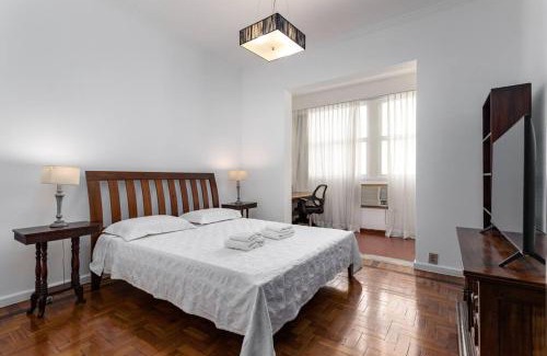 Copacabana Apartment | Apartamento Clásico com Ar, WIFI e Garagem
