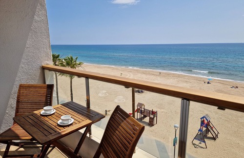 Torredembarra Apartment | Apartamento con Vistas al mar y Balcón