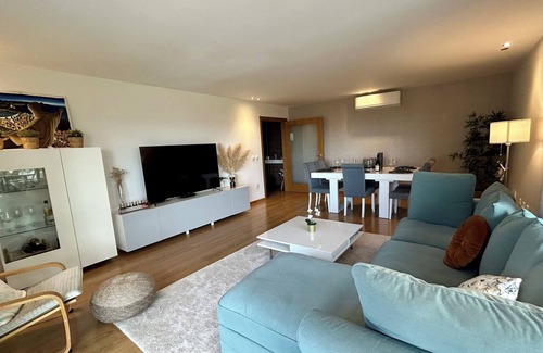 Palhais Apartment | Apartamento Confortável e Espaçoso, 20 min Lisboa!