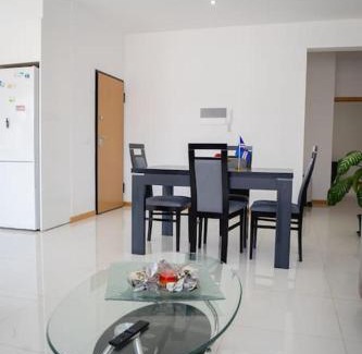 Praia Apartment | Apartamento das Flores 2
