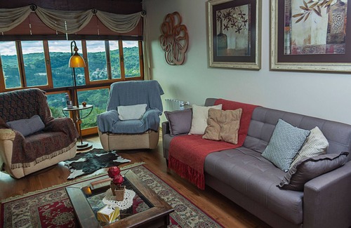 Bavaria Apartment | Apartamento duplex com lareira e WiFi - Gramado/RS