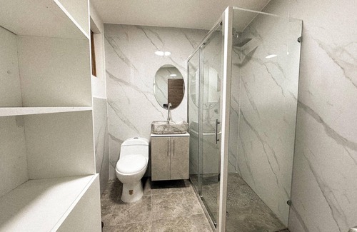 Banos de Agua Santa Apartment | Apartamento Moderno Ideal Para Familias, en el Centro de la Ciudad