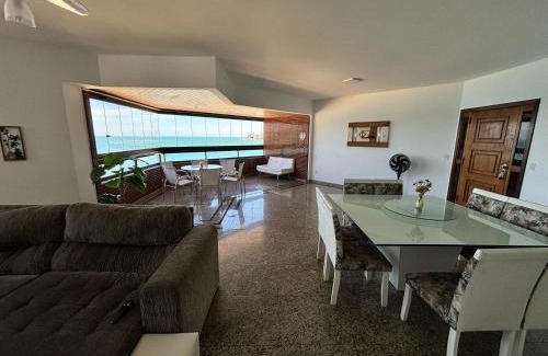 Praia do Morro Apartment | Apartamento Espaçoso com Vista Fabulosa para o Mar
