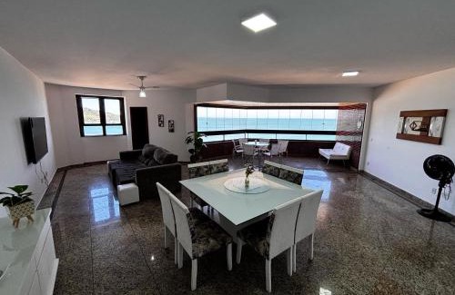 Praia do Morro Apartment | Apartamento Espaçoso com Vista Fabulosa para o Mar