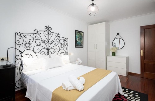 Distrito Llano Apartment | Apartamento Luisa Gijon