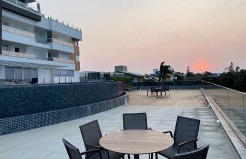 Ingleses Sul Apartment | Apartamento Moderno/piscina com Borda Infinita/vista Magnífica do Mar