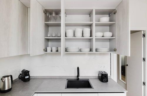 Cotos Apartment | Apartamento moderno en Castellana 4 Torres
