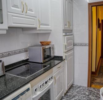 Distrito Llano Apartment | Apartamento Muy Amplio, con WiFi y a 12 Minutos del Centro