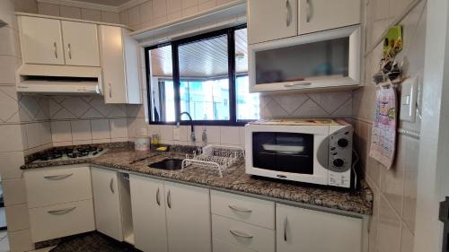 Centro Apartment | Apartamento na Praia Central, ideal para você e sua família