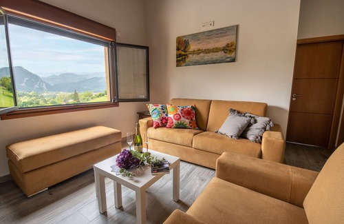 Santa Marina de Oblanca Apartment | Apartamentos Las Caldas. Cueva Lluera , a 15 Minutos del Casco Antiguo de Oviedo