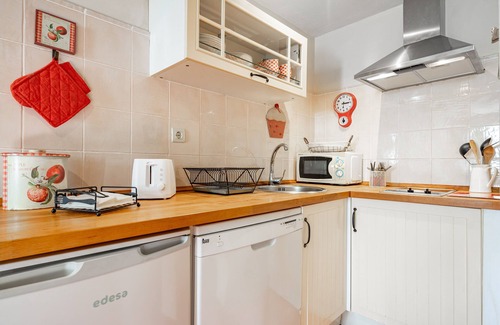 Yerbo House | Apartamentos Rurales Ca Lulón: La Colmena