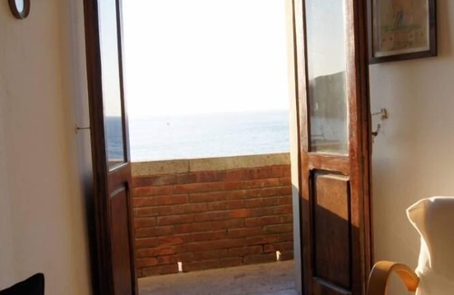 Giglio Campese House | Apartaments in ancient Tower on the see