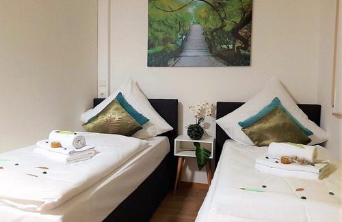 Mitte Apartment | ❤ ApartHomes Nuremberg No. 3, 2-room, Netflix, WiFi, bathroom, kitchen ❤
