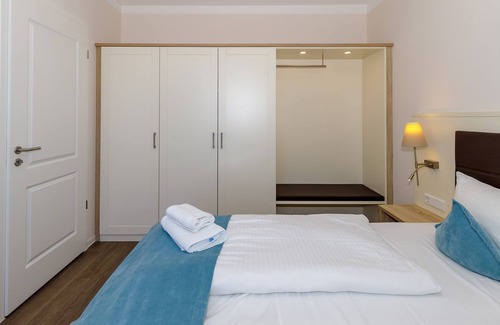 Boergerende-Rethwisch Apartment | Aparthotel Waterkant Suites, Suites 4-76 for up to 5 people.