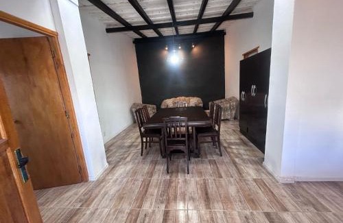 Fray Bentos House | Aparthouse-Compartida!