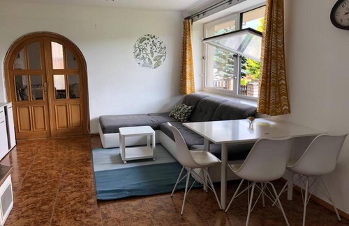 Havlovice Apartment | Apartmán s terasou a zahradou na cyklostezce