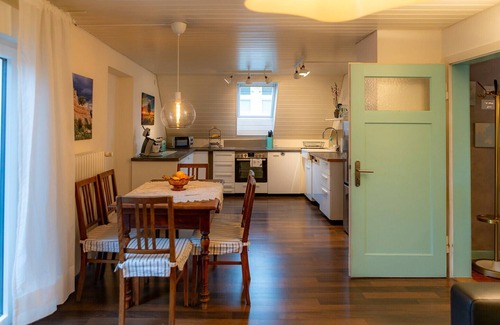Bahlingen Apartment | Apartment 'Krumme Gustels Hüs' with Balcony and Wi-Fi