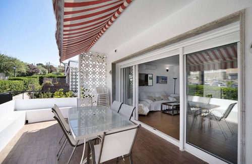 El Puerto de Santa Maria Apartment | Apartment 'Primera Línea Con Vistas Al Mar' with Private Terrace and Air Conditioning