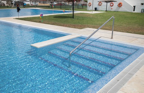 Valdelagrana Apartment | Apartment "Brisa Marina" with Shared Pool & Wi-Fi