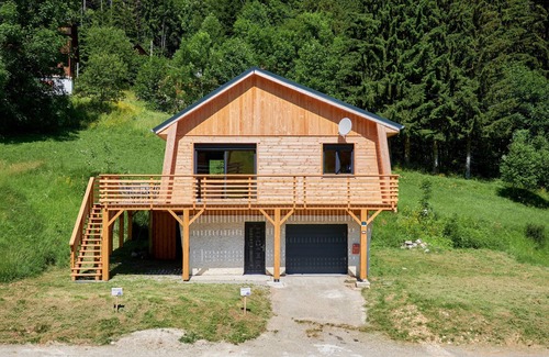 Saint-Pierre-d'Entremont Apartment | Apartment 'Le Lys Martagon' with Mountain View, Private Terrace and Wi-Fi