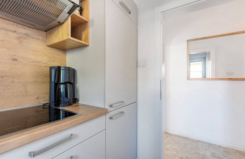 Termeno Sulla Strada del Vino Apartment | Apartment 'Viertelgraun' with Mountain View, Shared Terrace and Wi-Fi