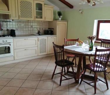 Kambresko Apartment | Apartma na podeželju Marta- Slovenia Nature