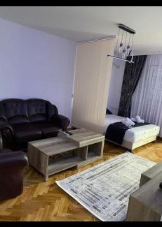Kraljevo Apartment | Apartman brutalan nov