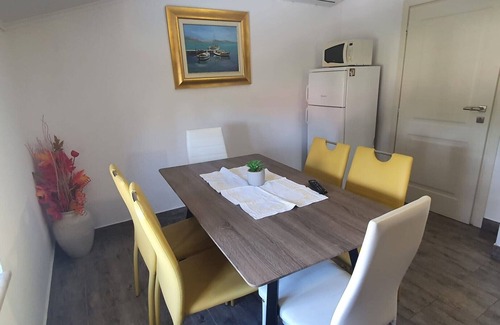 Jasenovica Apartment | APARTMAN EDA 2 for 6 people