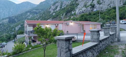 Skaljari Apartment | Apartman Luka