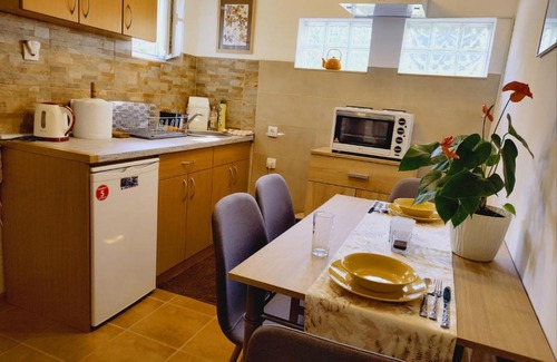 Stari Banovci Apartment | Apartman Orhideja