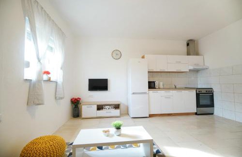 Razanac Apartment | Apartman Sara