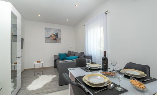 Seget Vranjica Apartment | Apartmani Dalmacija