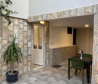 Zivogosce Apartment | Apartmani Karlo
