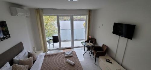 Veliko Gradiste Bed & Breakfast | Apartmani MITIĆ