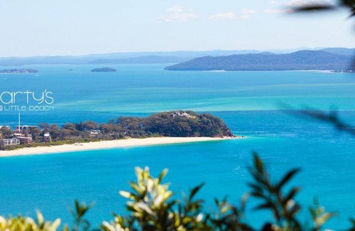 Nelson Bay Apartment | Apartment ∙ 2 bedrooms ∙ 4 guests