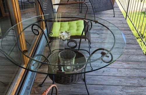 Endingen am Kaiserstuhl Apartment | Apartment 'Panoramablick' with Shared Garden and Wi-Fi